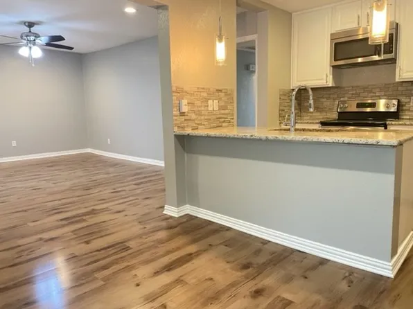 5838 Sandhurst Ln #D, Dallas, TX 75206