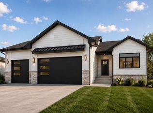 679 SW 15th St, Grimes, IA 50111