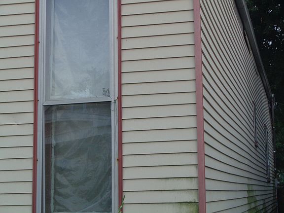 5th image of 216 W Maryland St