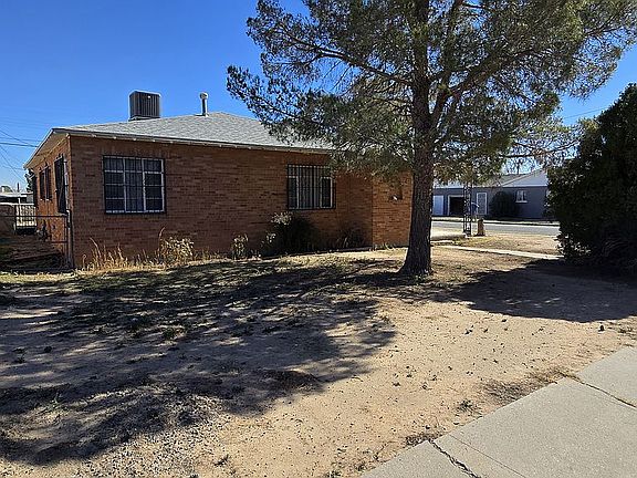 3rd image of 348 Barcelona Dr