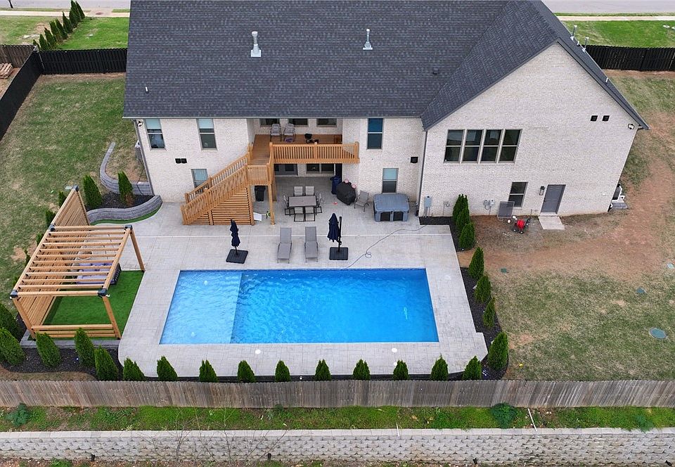 1st image of 1520 Elm Ridge Dr