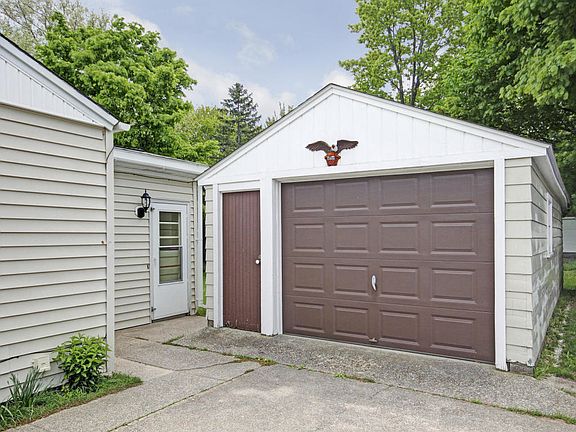 4th image of 1416 Slayton Ave