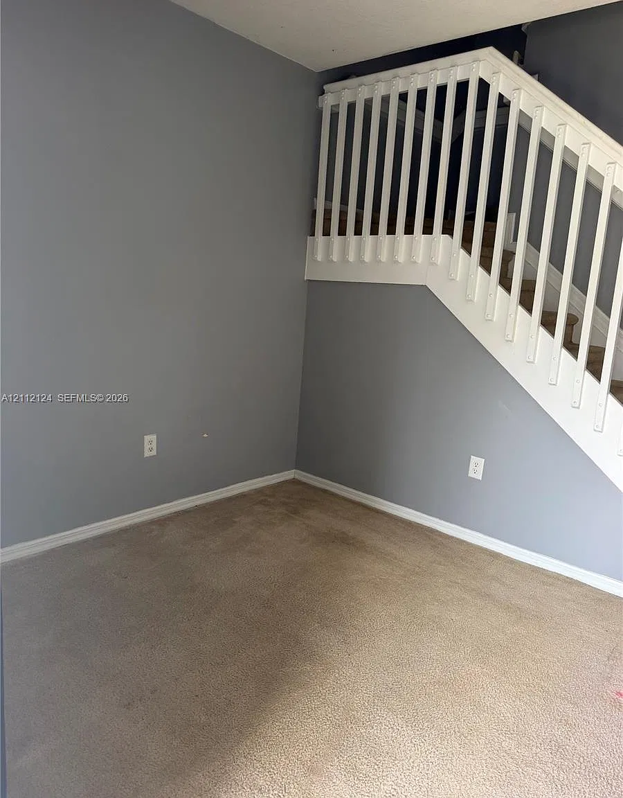 Venetia Grove — Photo 2
