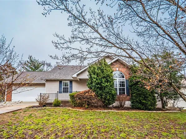 821 Cambridge Dr, Rolla, MO 65401