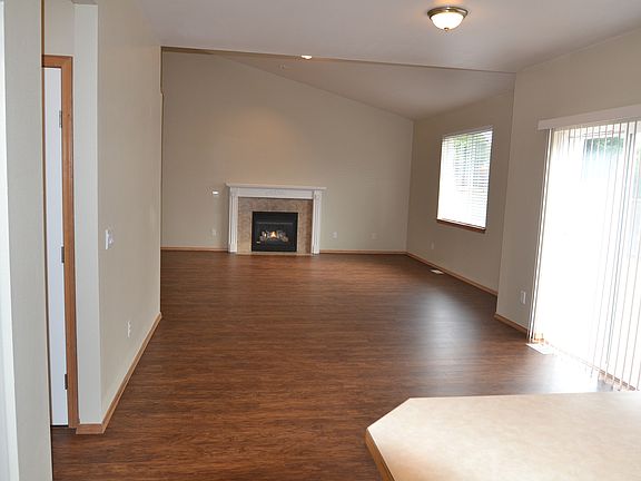 3rd image of 10900 183rd Ave E
