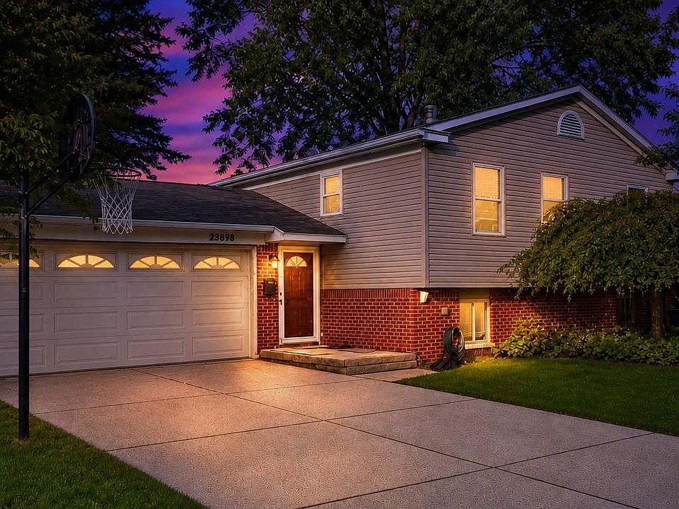 23898 Barfield St, photo 2