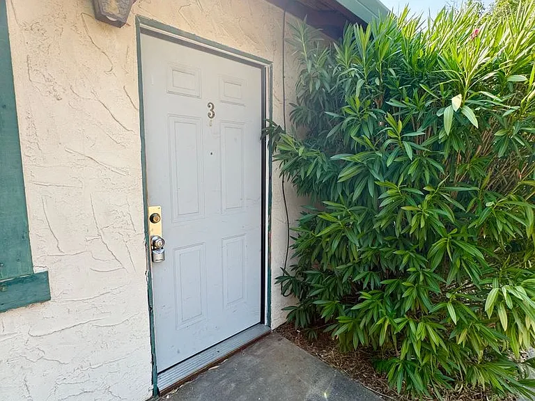 5580 Mountain View Dr — Photo 1