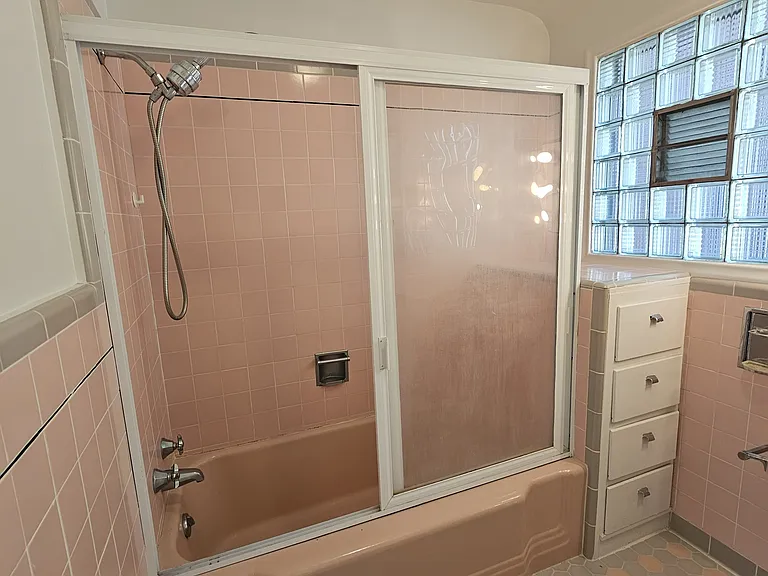 tub/shower combo