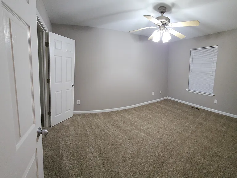1603 Cassville Rd NW — Photo 5