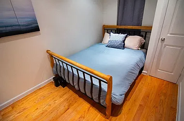 Rented by R New York