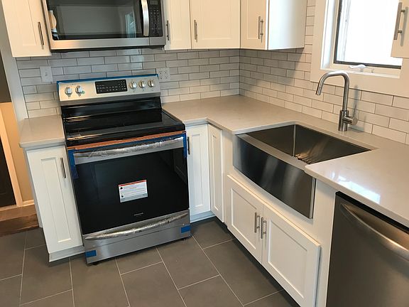 2nd image of 510 Hickory Dr