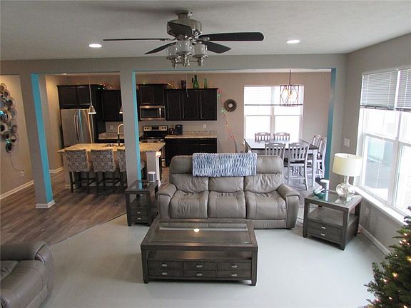 3rd image of 3034 Silvercliff Cir