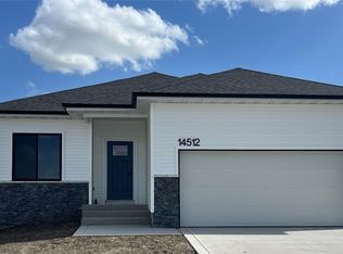 14512 Northpark Dr, Urbandale, IA 50323