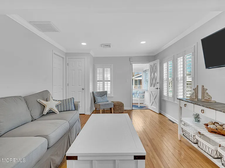 629 Redmond Ave — Photo 8