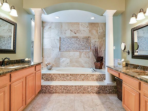 Owners bath, TRAVERTINE!