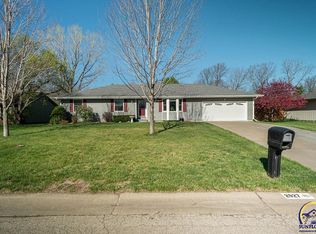 2927 SW Arvonia Pl, Topeka, KS 66614
