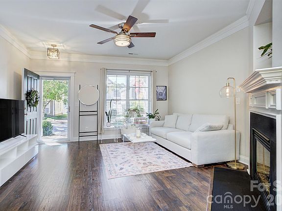 3rd image of 16619 Spruell St
