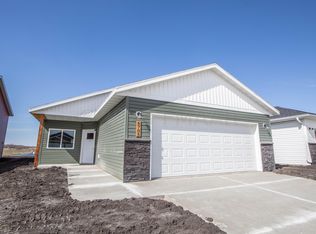 6705 69th Ave S, Horace, ND