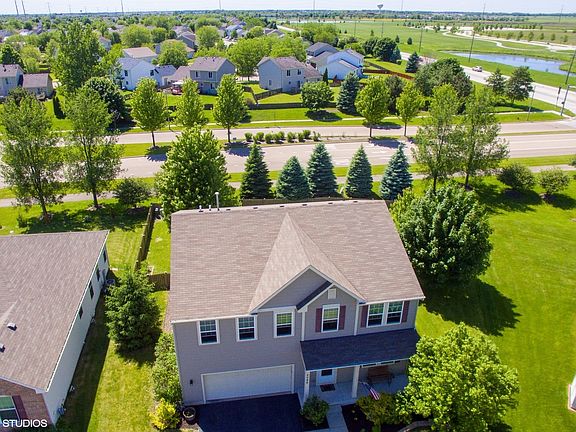 3rd image of 2096 Sand Hill Ct