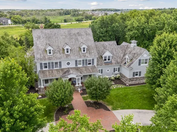 131 Primrose Ln, Hamel, MN 55340