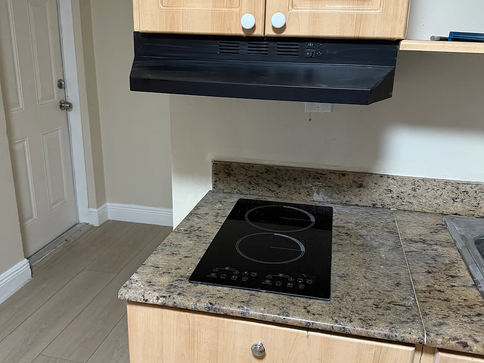 135 W 14th St #1