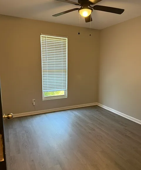 701 Cottonwood Ct — Photo 10