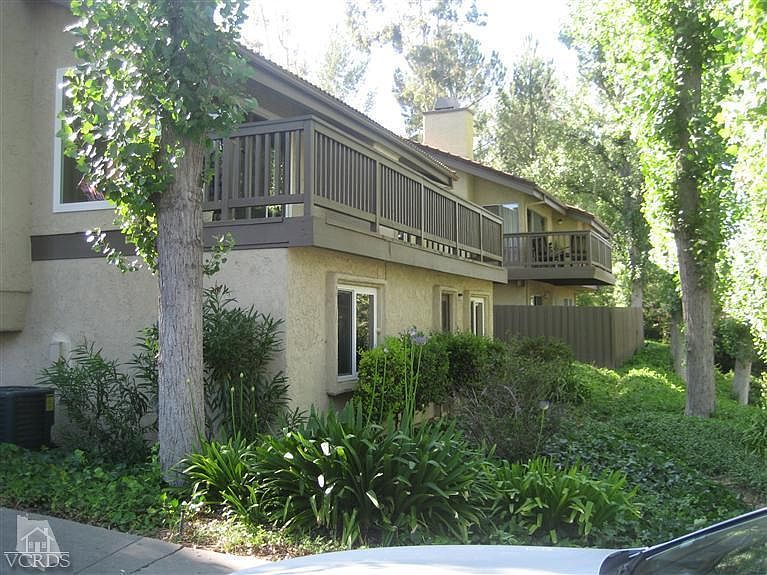 1st image of 19 Sparrowhawk Ln