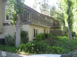 19 Sparrowhawk Ln, Oak Park, CA 91377