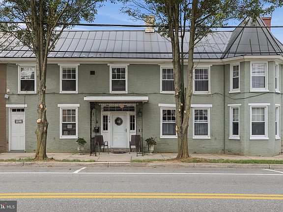 3rd image of 104 N Main St