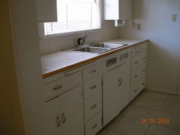 3rd image of 2230 Roanoke Ave