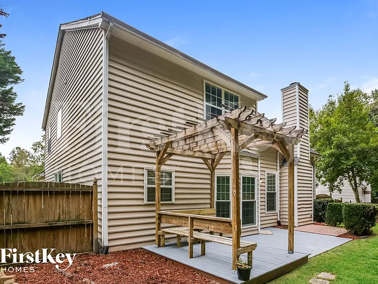 2410 Kirkstone Dr — Photo 18