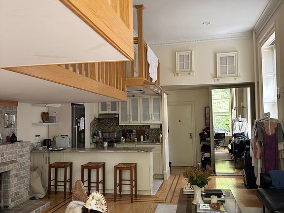 3rd image of 236 Henry St APT 4