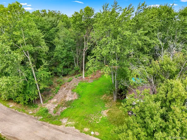 0 Barrington St, Westland, MI 48186