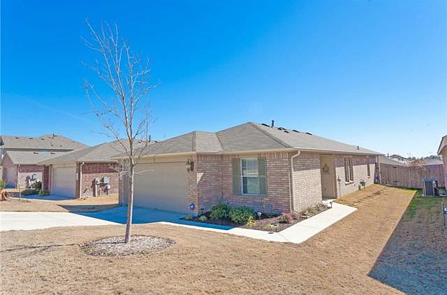 1st image of 122 Willow Leaf Ln