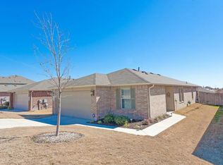 122 Willow Leaf Ln, Buda, TX 78610