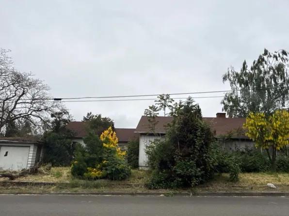 634 NW Orchard Dr, Myrtle Creek, OR 97457