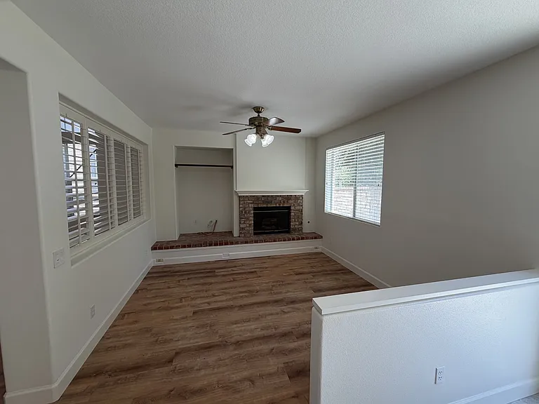 27814 Bloomfield Ct — Photo 4