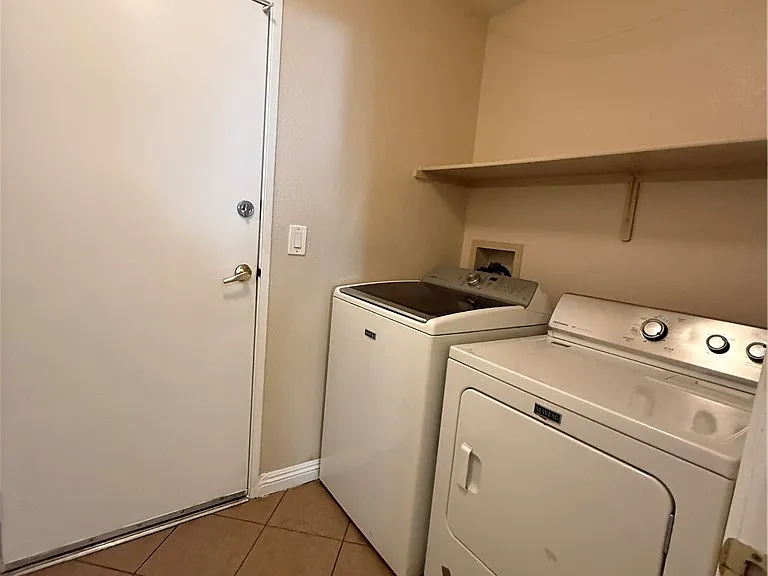 1069 Slate Crossing Ln #2 — Photo 9