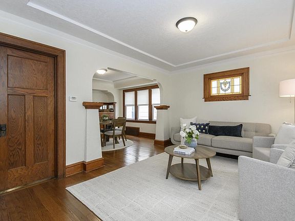 5th image of 3226 N Newhall STREET