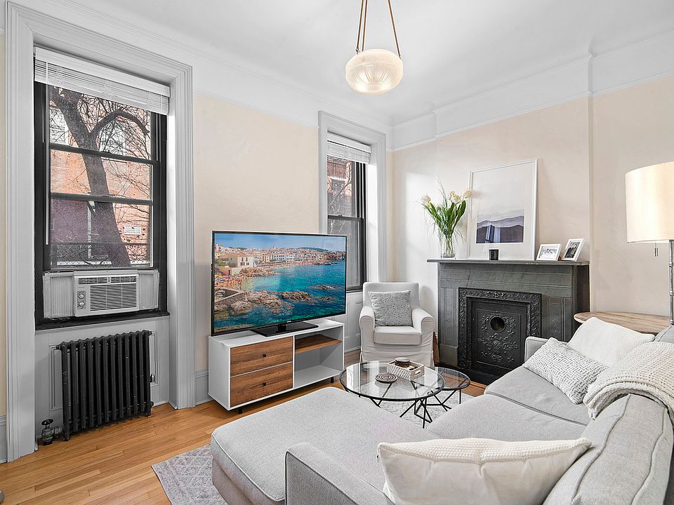 1st image of 231 W 21st St APT 1D