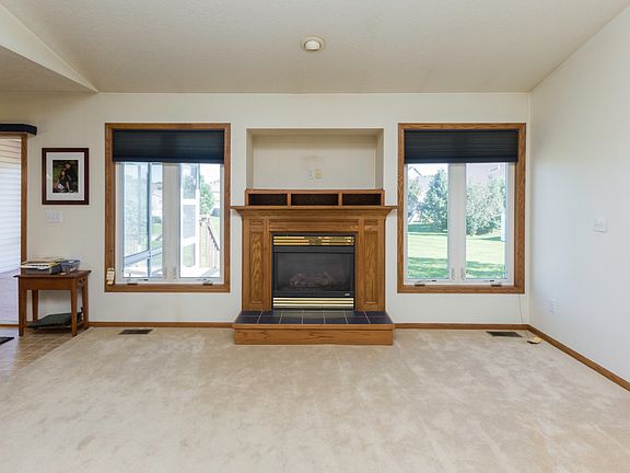 5th image of 829 Elmwood Ct