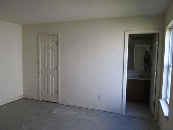 5th image of 3054 Benny Ln