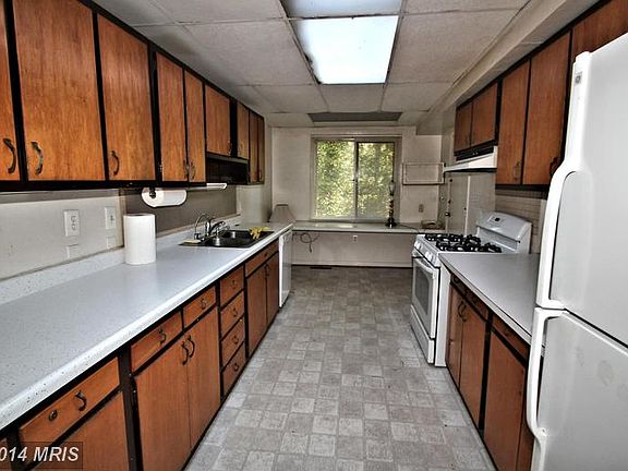 4th image of 3534 Lee Ct