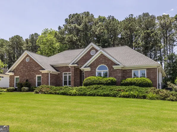 3845 Glen Ian Dr, Loganville, GA 30052