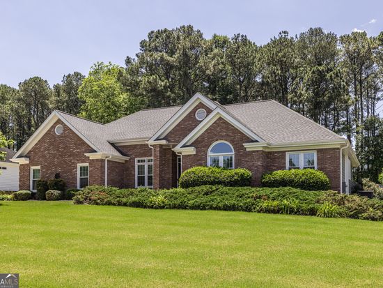 3845 Glen Ian Dr, Loganville, GA 30052