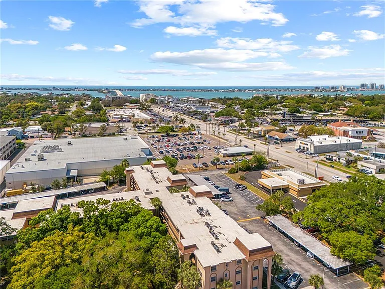2525 W Bay Dr #C21 — Photo 33