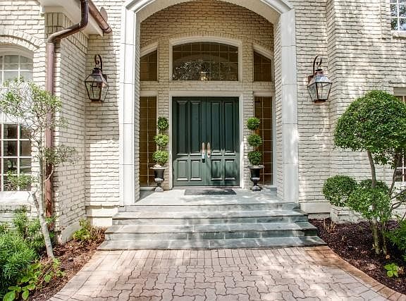 2nd image of 6131 Woodland Dr