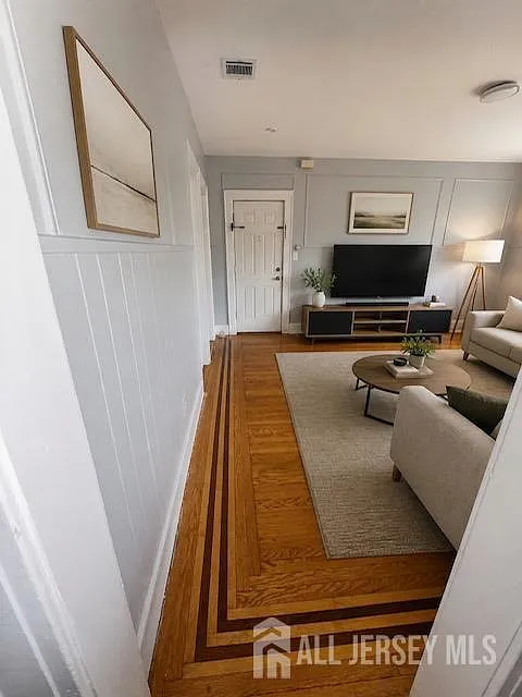 1 bed, 1.0 bath, $1,700 — Photo 3