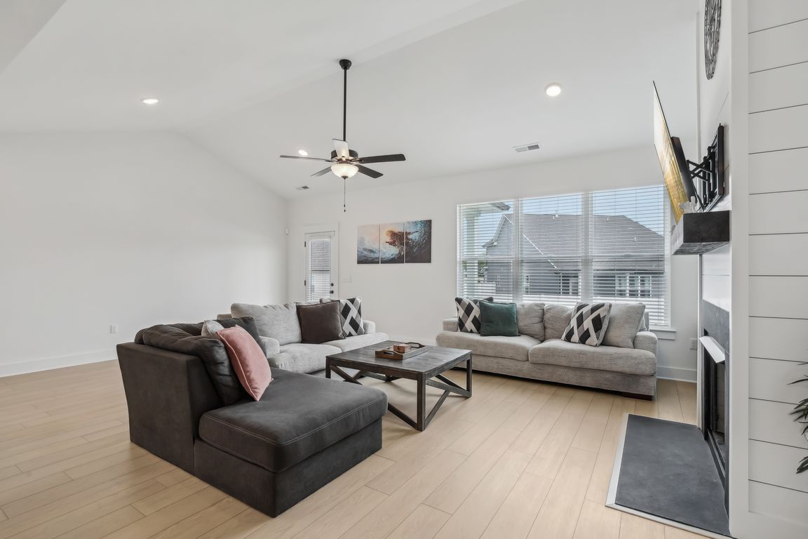 Rivermont Way-2304-021.jpg