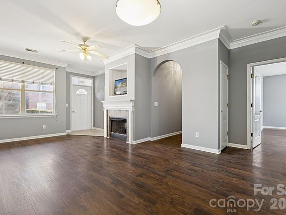 3rd image of 7325 Michaels Landing Dr